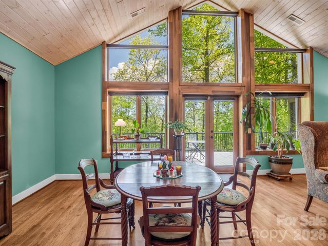 30 Laurel Branch Drive, Black Mountain, NC 28711