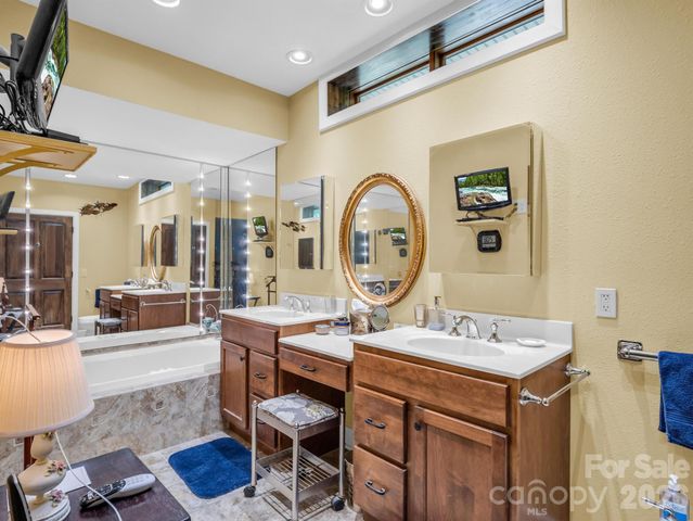 30 Laurel Branch Drive, Black Mountain, NC 28711