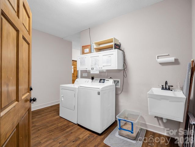 30 Laurel Branch Drive, Black Mountain, NC 28711