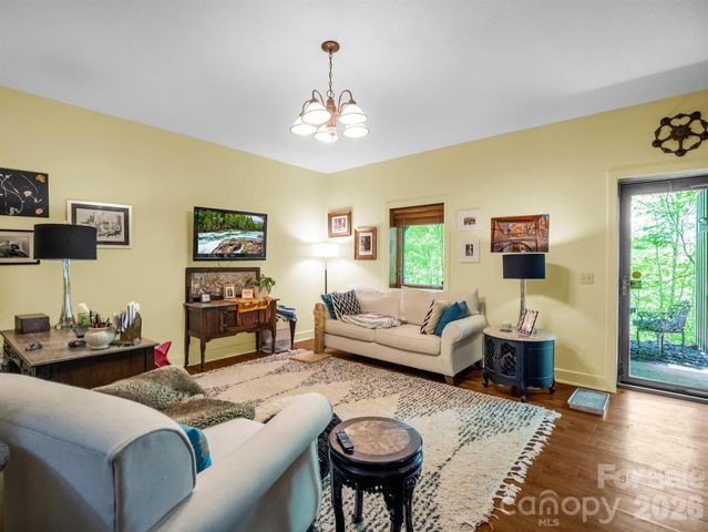 30 Laurel Branch Drive, Black Mountain, NC 28711