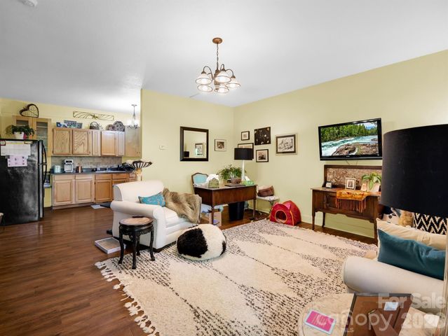 30 Laurel Branch Drive, Black Mountain, NC 28711