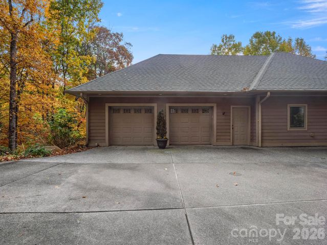 30 Laurel Branch Drive, Black Mountain, NC 28711
