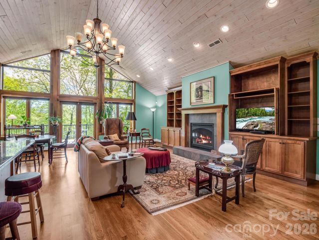 30 Laurel Branch Drive, Black Mountain, NC 28711