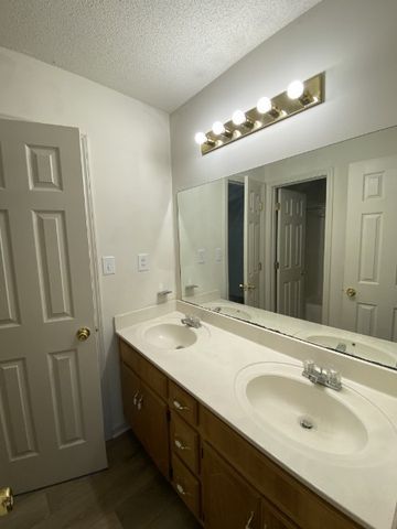 251 Tree Line Dr, Oak Grove, KY 42262