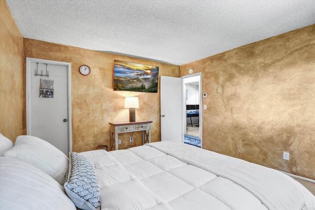 9908 Caminito Bolsa, San Diego, CA 92129