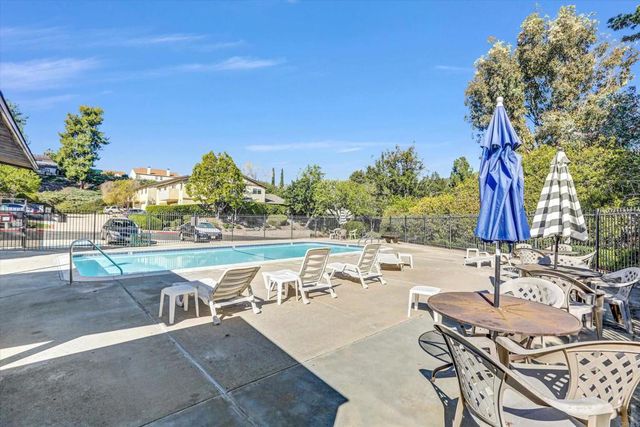 9908 Caminito Bolsa, San Diego, CA 92129