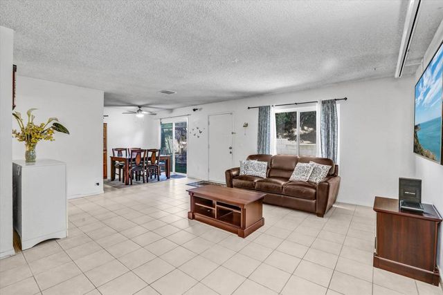 9908 Caminito Bolsa, San Diego, CA 92129