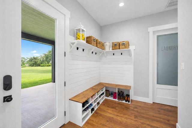 1507 Smith Rau Rd, Columbus, TX 78934