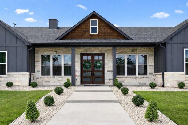 1507 Smith Rau Rd, Columbus, TX 78934