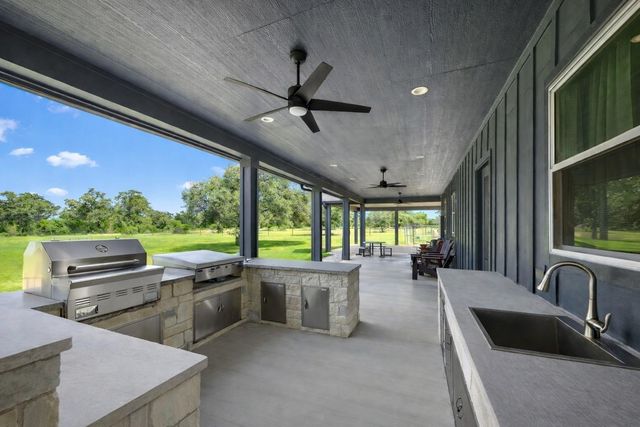 1507 Smith Rau Rd, Columbus, TX 78934