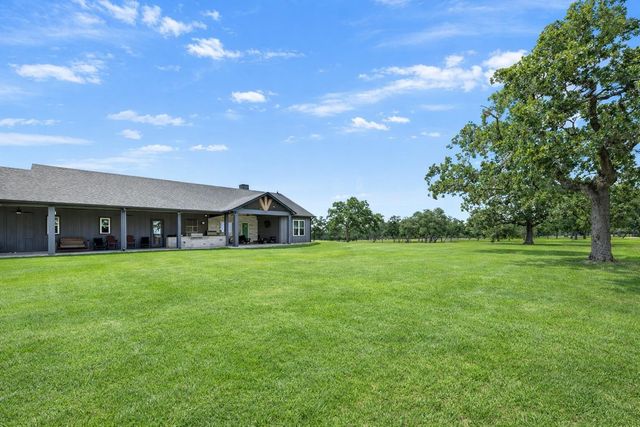 1507 Smith Rau Rd, Columbus, TX 78934