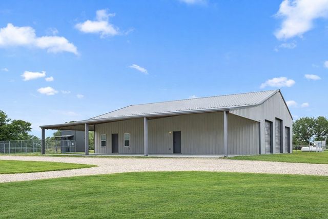 1507 Smith Rau Rd, Columbus, TX 78934