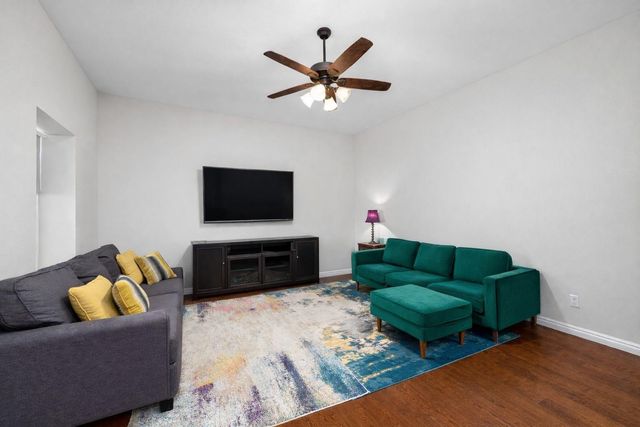 1507 Smith Rau Rd, Columbus, TX 78934