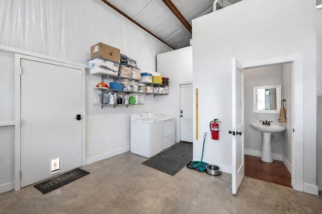 1507 Smith Rau Rd, Columbus, TX 78934