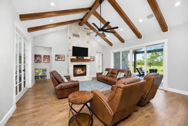 1507 Smith Rau Rd, Columbus, TX 78934