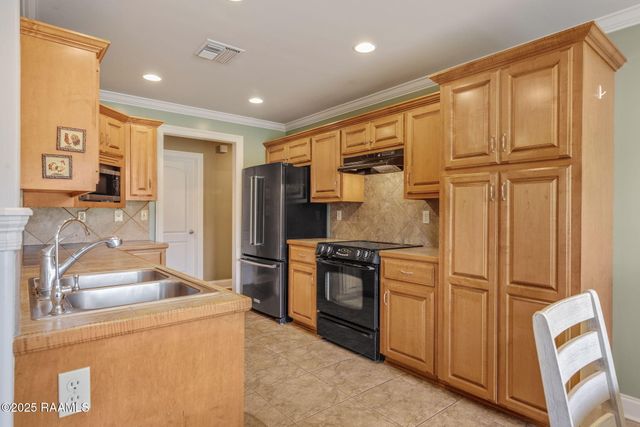 134 Rue Des Cannes, Maurice, LA 70555