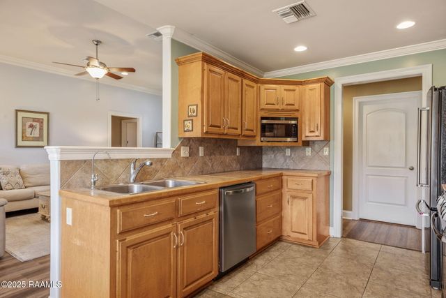 134 Rue Des Cannes, Maurice, LA 70555