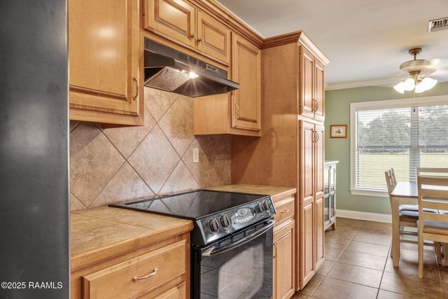 134 Rue Des Cannes, Maurice, LA 70555