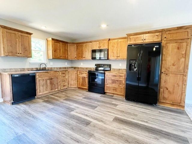 1129 S Ward Street, Stockton, MO 65785