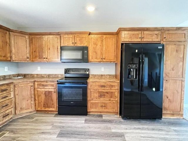 1129 S Ward Street, Stockton, MO 65785