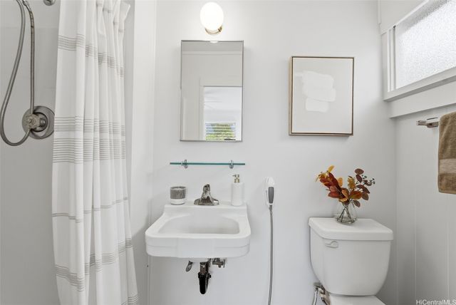 554 Ulukanu Street, Kailua, HI 96734