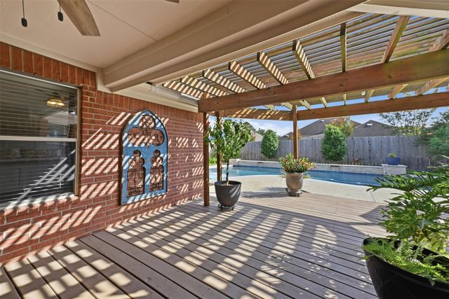 22943 Creekside Willow Drive, Tomball, TX 77375