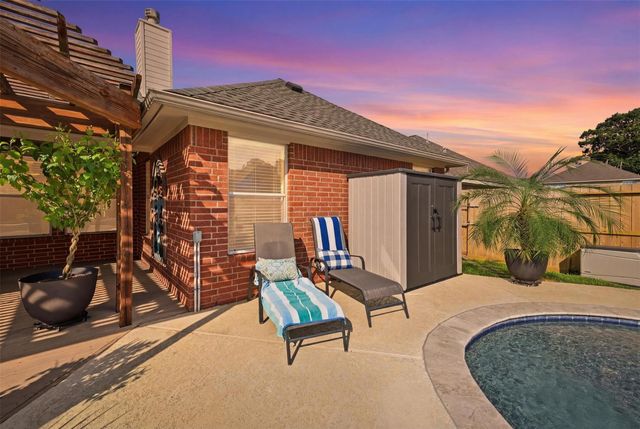22943 Creekside Willow Drive, Tomball, TX 77375