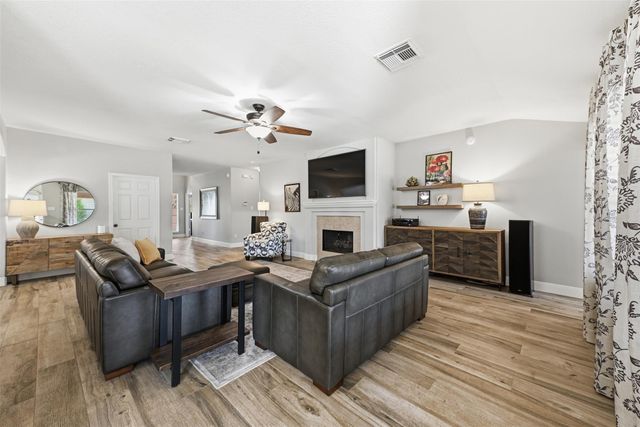 22943 Creekside Willow Drive, Tomball, TX 77375