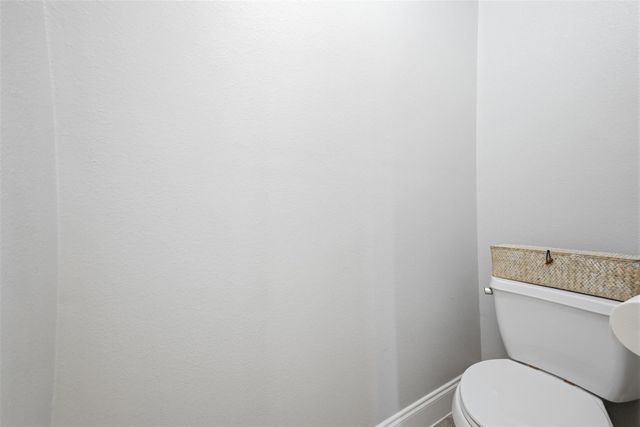 22943 Creekside Willow Drive, Tomball, TX 77375