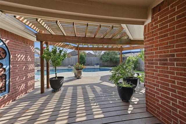 22943 Creekside Willow Drive, Tomball, TX 77375