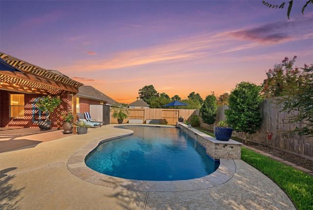 22943 Creekside Willow Drive, Tomball, TX 77375