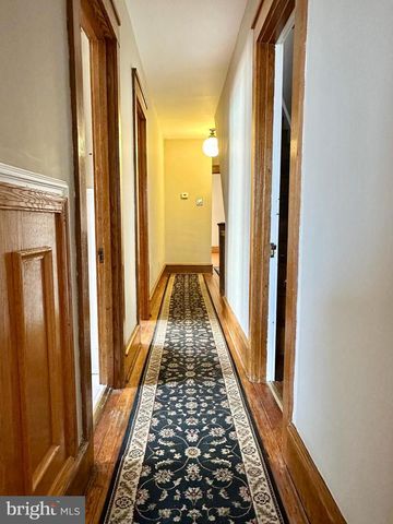 541 WALNUT LN, Philadelphia, PA 19128