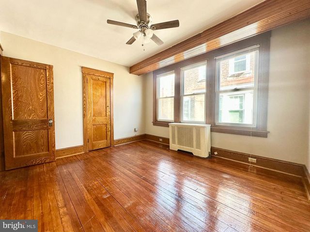 541 WALNUT LN, Philadelphia, PA 19128