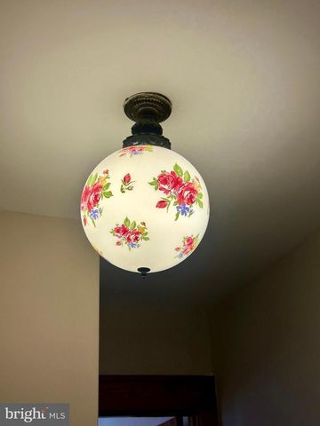 541 WALNUT LN, Philadelphia, PA 19128