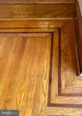 541 WALNUT LN, Philadelphia, PA 19128