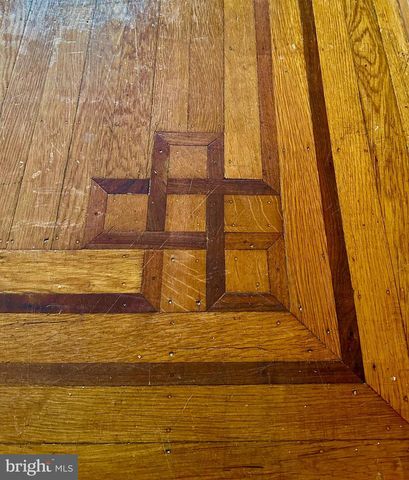 541 WALNUT LN, Philadelphia, PA 19128