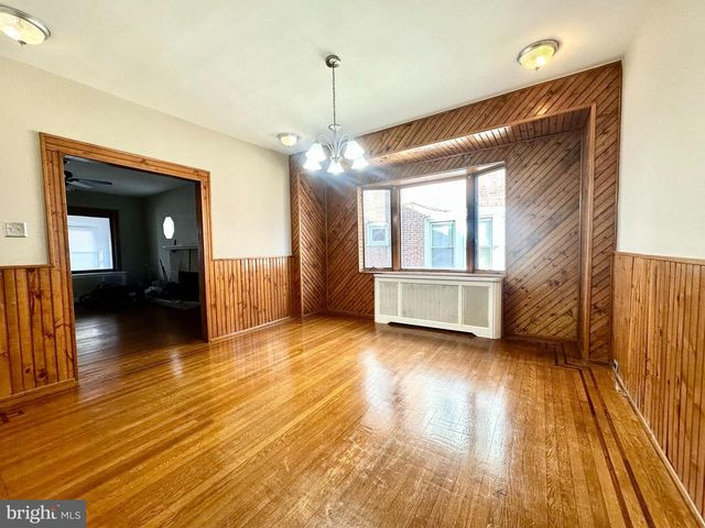 541 WALNUT LN, Philadelphia, PA 19128