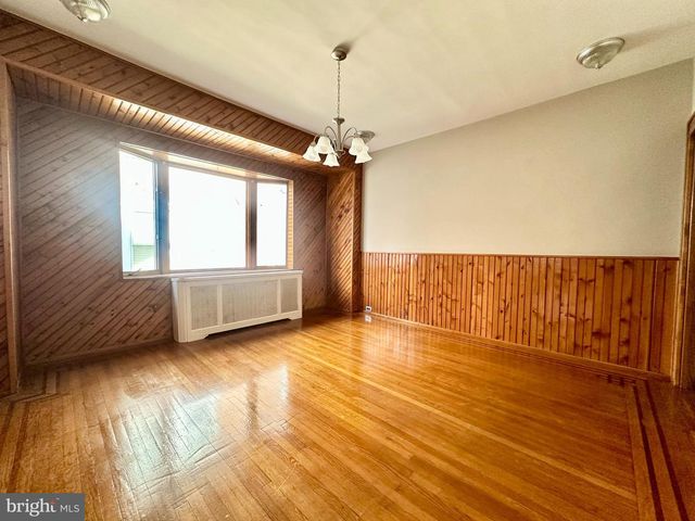 541 WALNUT LN, Philadelphia, PA 19128