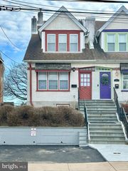 541 WALNUT LN, Philadelphia, PA 19128
