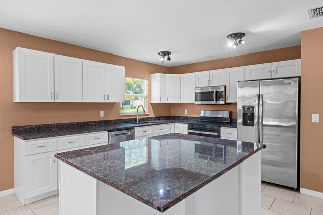 432 SE Whitmore Drive, Port St. Lucie, Port St Lucie, FL 34984