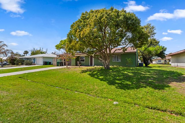 432 SE Whitmore Drive, Port St. Lucie, Port St Lucie, FL 34984