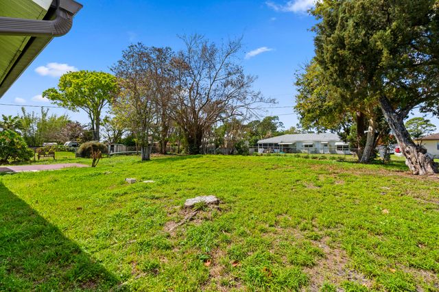 432 SE Whitmore Drive, Port St. Lucie, Port St Lucie, FL 34984