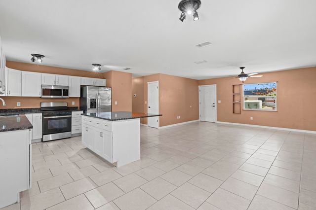432 SE Whitmore Drive, Port St. Lucie, Port St Lucie, FL 34984