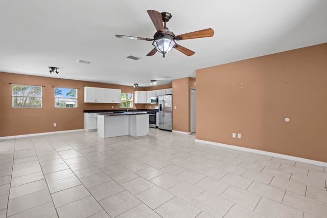 432 SE Whitmore Drive, Port St. Lucie, Port St Lucie, FL 34984