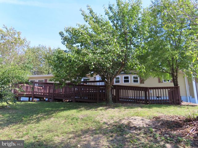 100 E HOLLY DR, Lincoln, DE 19960