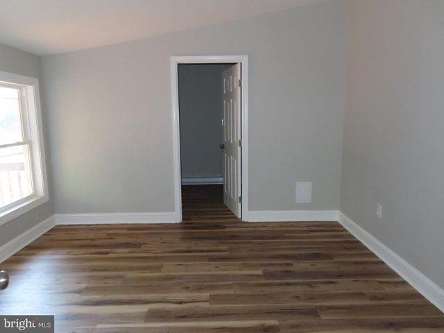 100 E HOLLY DR, Lincoln, DE 19960