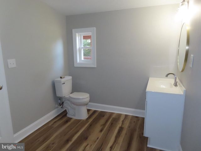 100 E HOLLY DR, Lincoln, DE 19960