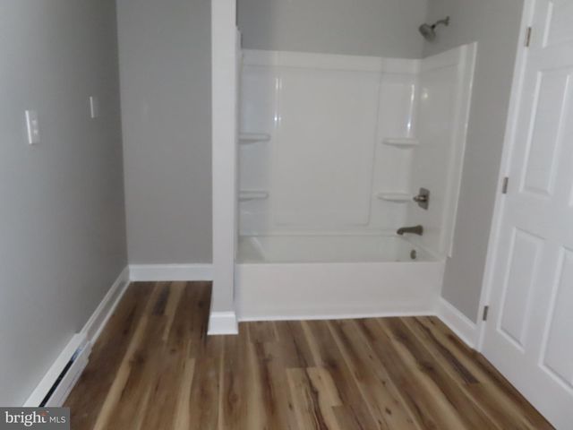 100 E HOLLY DR, Lincoln, DE 19960