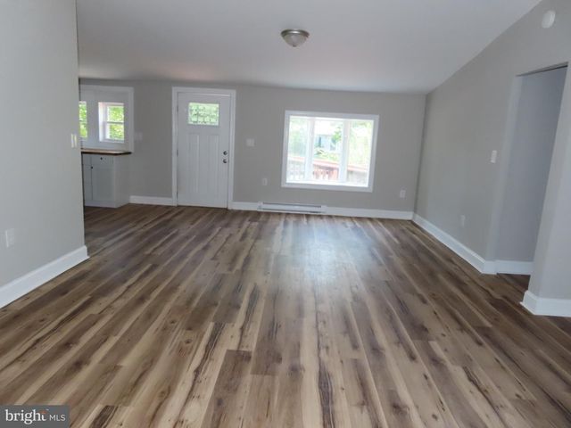 100 E HOLLY DR, Lincoln, DE 19960