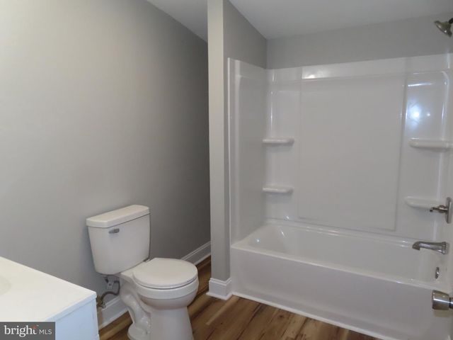 100 E HOLLY DR, Lincoln, DE 19960
